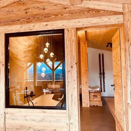Luxury Family With Extraordinary Views Trin