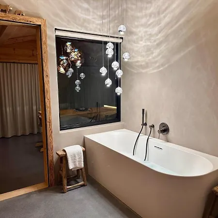 Luxury Family With Extraordinary Views Trin